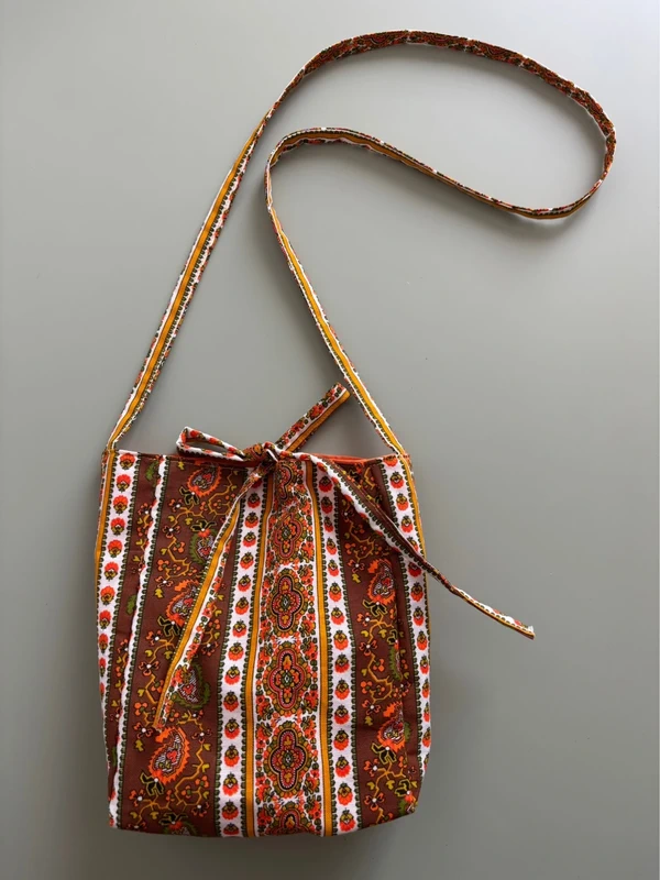 Sac bandoulière avec nœud