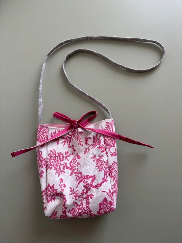 Sac bandoulière avec nœud