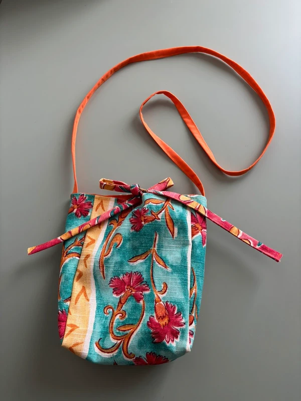 Sac bandoulière avec nœud