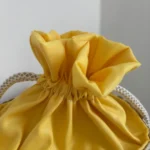 Pochon rond en tissu jaune et doré - Miniature 4