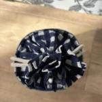 Pochon rond tissu bleu à carreaux et fleuri - Miniature 4